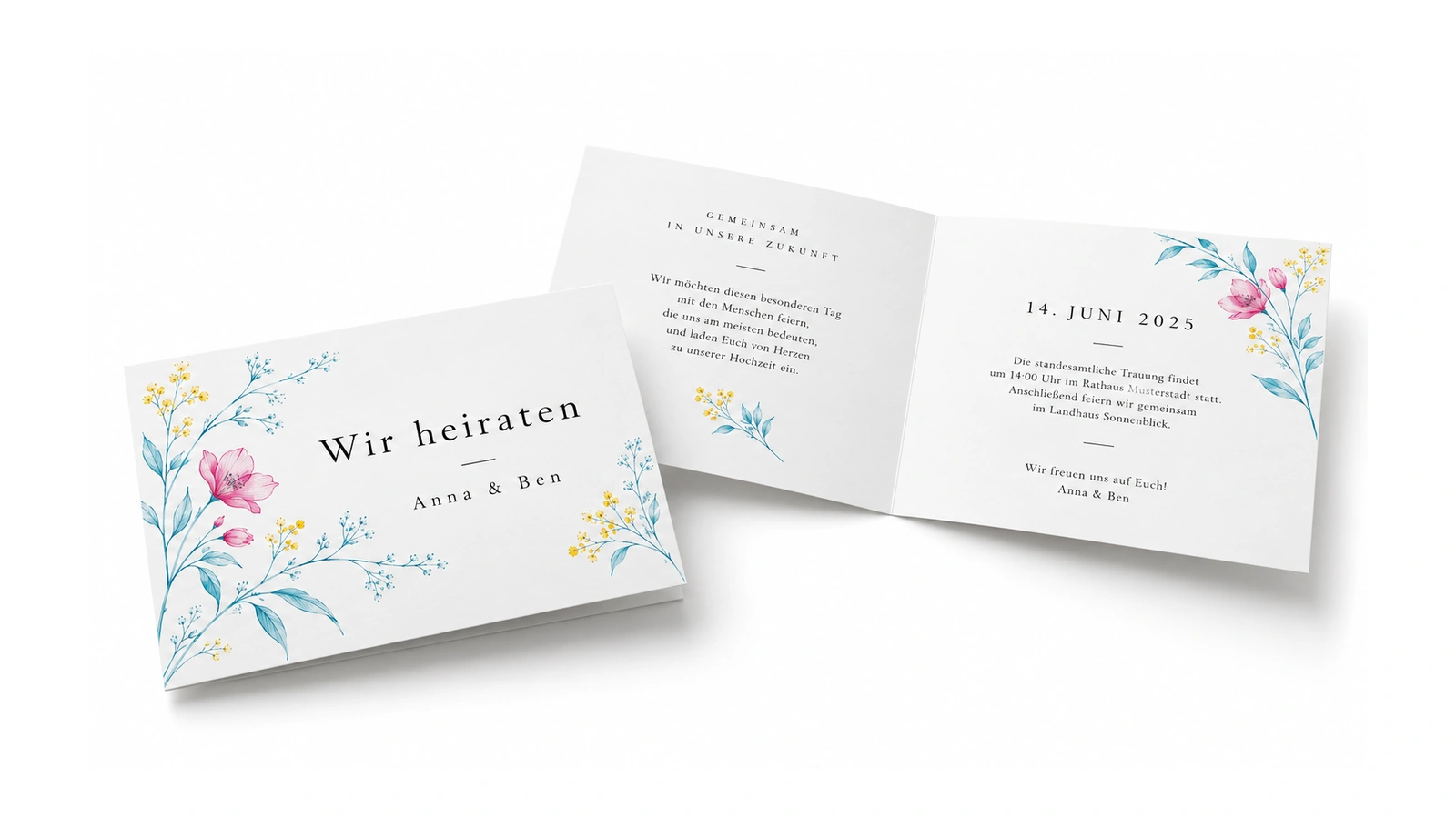 Geschlossene und geöffnete Hochzeitseinladung mit floraler Gestaltung und dem Titel Wir heiraten
