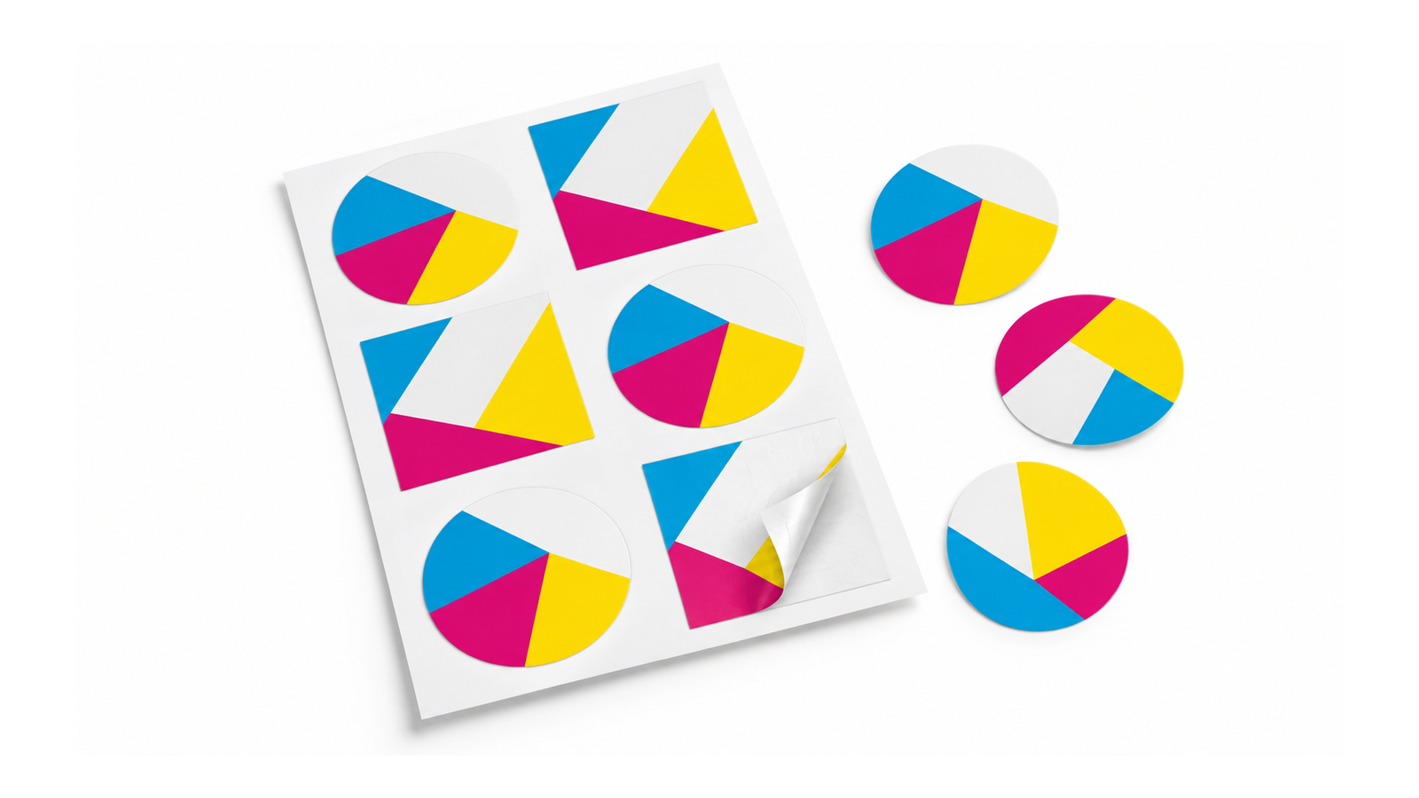CMY-Aufkleber auf Trägerbogen und einzelne Sticker mit Ablöseecke
